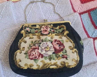 Vintage handbag embroidered 1950 chain handle