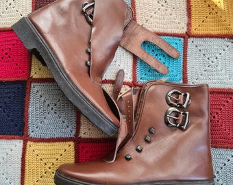 Vintage Brown Leather Lace up Boots: St John display picture 3