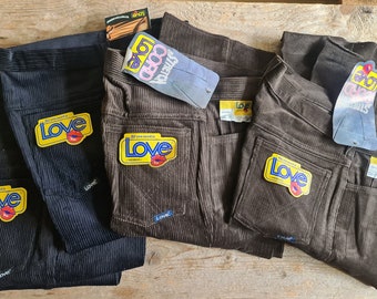 Calça de veludo cotelê vintage dos anos 70, nunca usada, nova em estoque antigo.