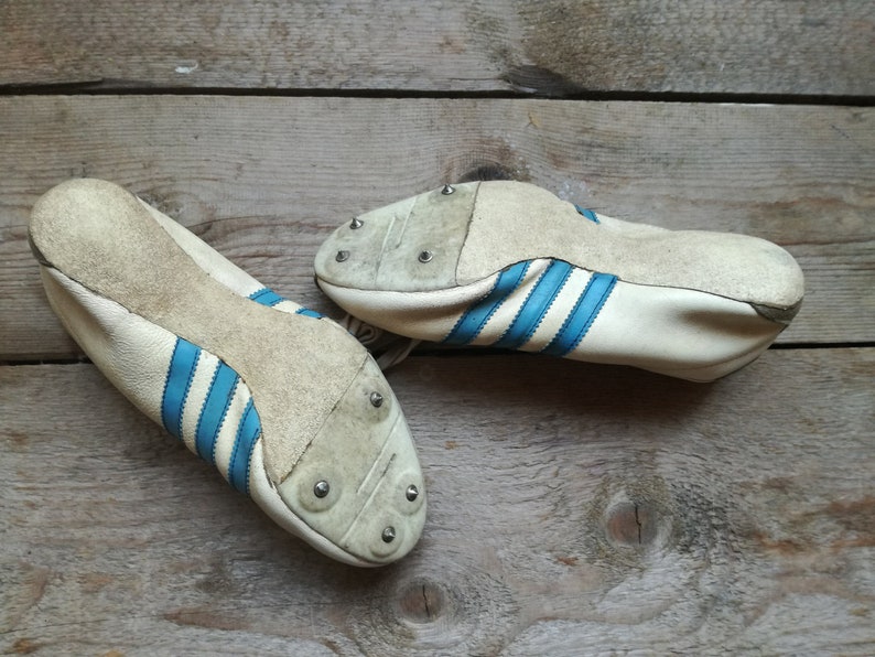 adidas schuhe mit spitze an der seite