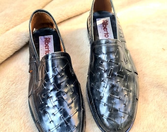 Sapatos vintage novos, nunca usados. Estoque antigo.