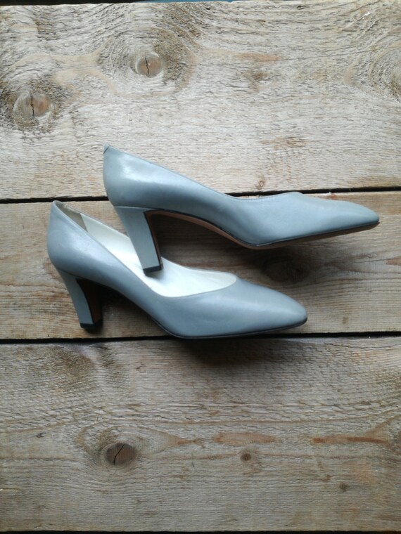 90s pumps