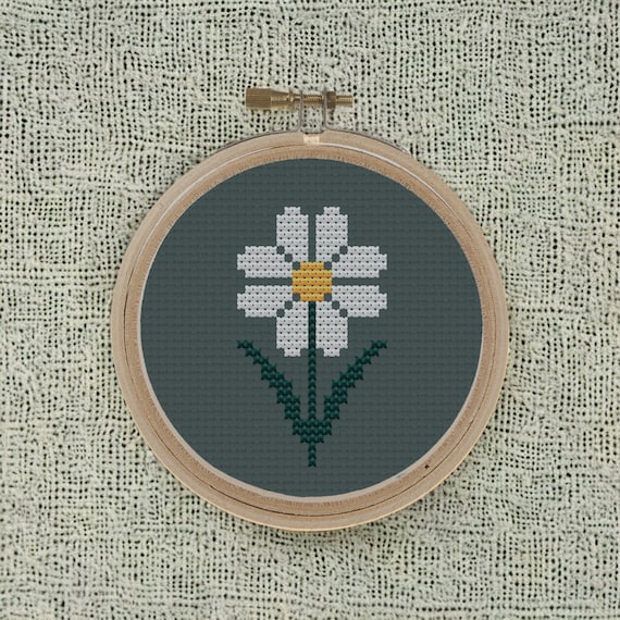 Counted Cross Stitch Vintage Daisy Pattern, Easy to Stitch Counted Cross Stitch Vintage Daisy Pattern, Easy to Stitch