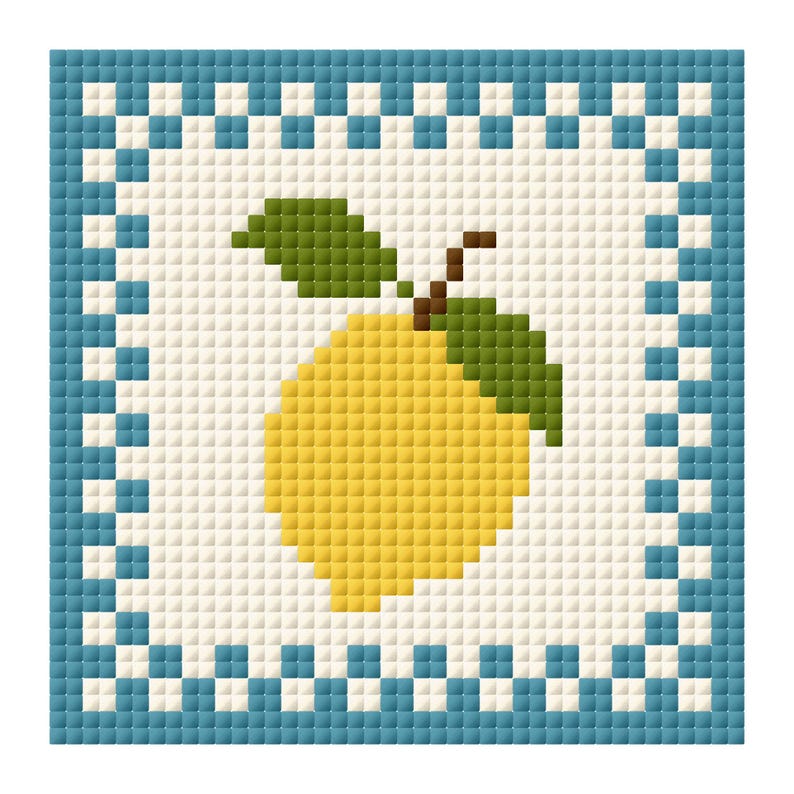 Puede incluir: Un dise&ntilde;o pixelado de un lim&oacute;n con hojas verdes y un tallo marr&oacute;n sobre un fondo blanco. El dise&ntilde;o est&aacute; enmarcado por un borde a cuadros azul y blanco, creando un efecto de punto de cruz. La imagen evoca la artesan&iacute;a hecha a mano.