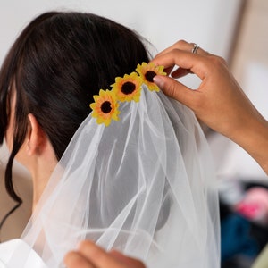 Bachelorette Veil, Bridal Shower Veil, Sunflower Hen Party, Sunflower bride to be Party Veil