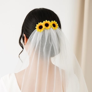 Bachelorette Veil, Bridal Shower Veil, Sunflower Hen Party, Sunflower bride to be Party Veil