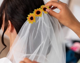 Sunflower Veil for Bride to be party , Bridal bachelorette Veil