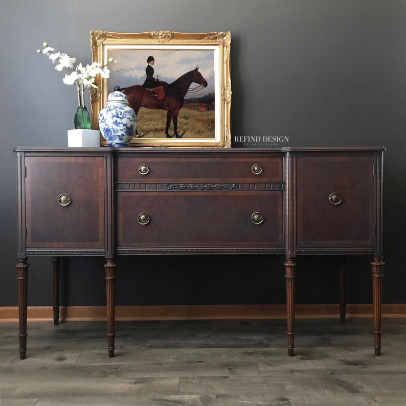 SOLD, 1930's Victorian Buffet, Gray Modern Sideboard, Traditional Dining Room Storage, Solid Wood Cabinet, Chalk Painted, Credenza afbeelding 7