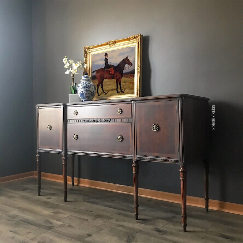 SOLD, 1930's Victorian Buffet, Gray Modern Sideboard, Traditional Dining Room Storage, Solid Wood Cabinet, Chalk Painted, Credenza afbeelding 8