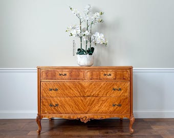 Cómoda francesa antigua de estilo provincial – Madera maciza – Lacado natural