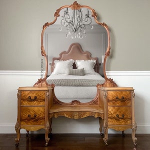 SOLD! 1930&#39;s Victorian Vanity, Antique Dressing Table with Mirror