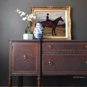 SOLD, 1930's Victorian Buffet, Gray Modern Sideboard, Traditional Dining Room Storage, Solid Wood Cabinet, Chalk Painted, Credenza afbeelding 2