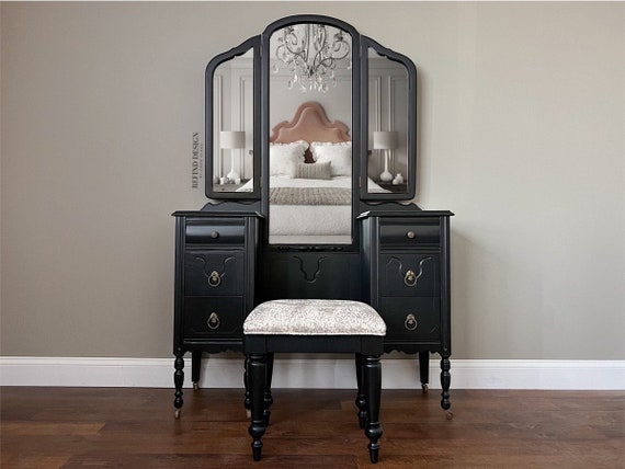 Antique makeup dresser hotsell