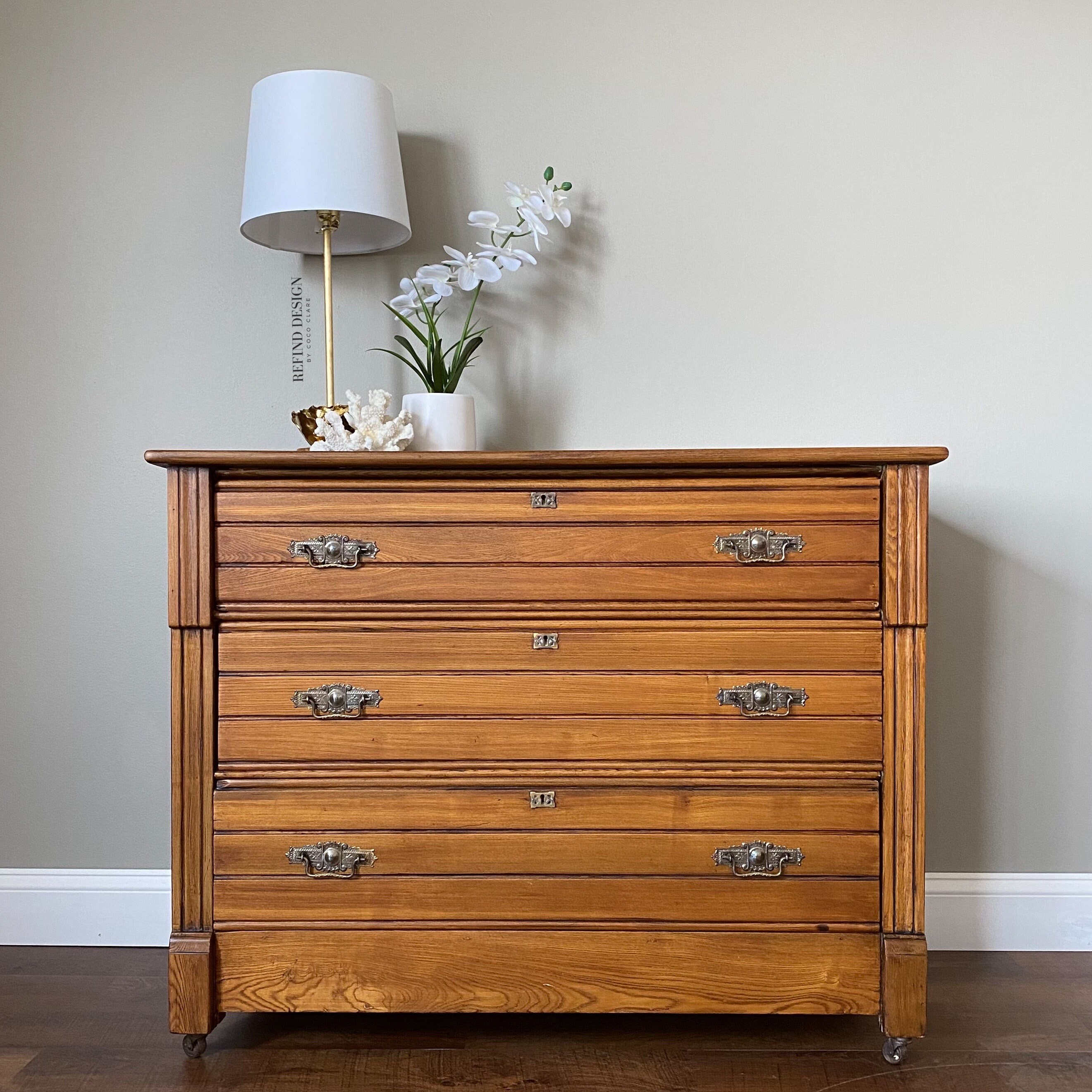 【送料無料】３点セット/ Vintage Style Dresser 送料無料】3点セット/ Vintage Style Dresser