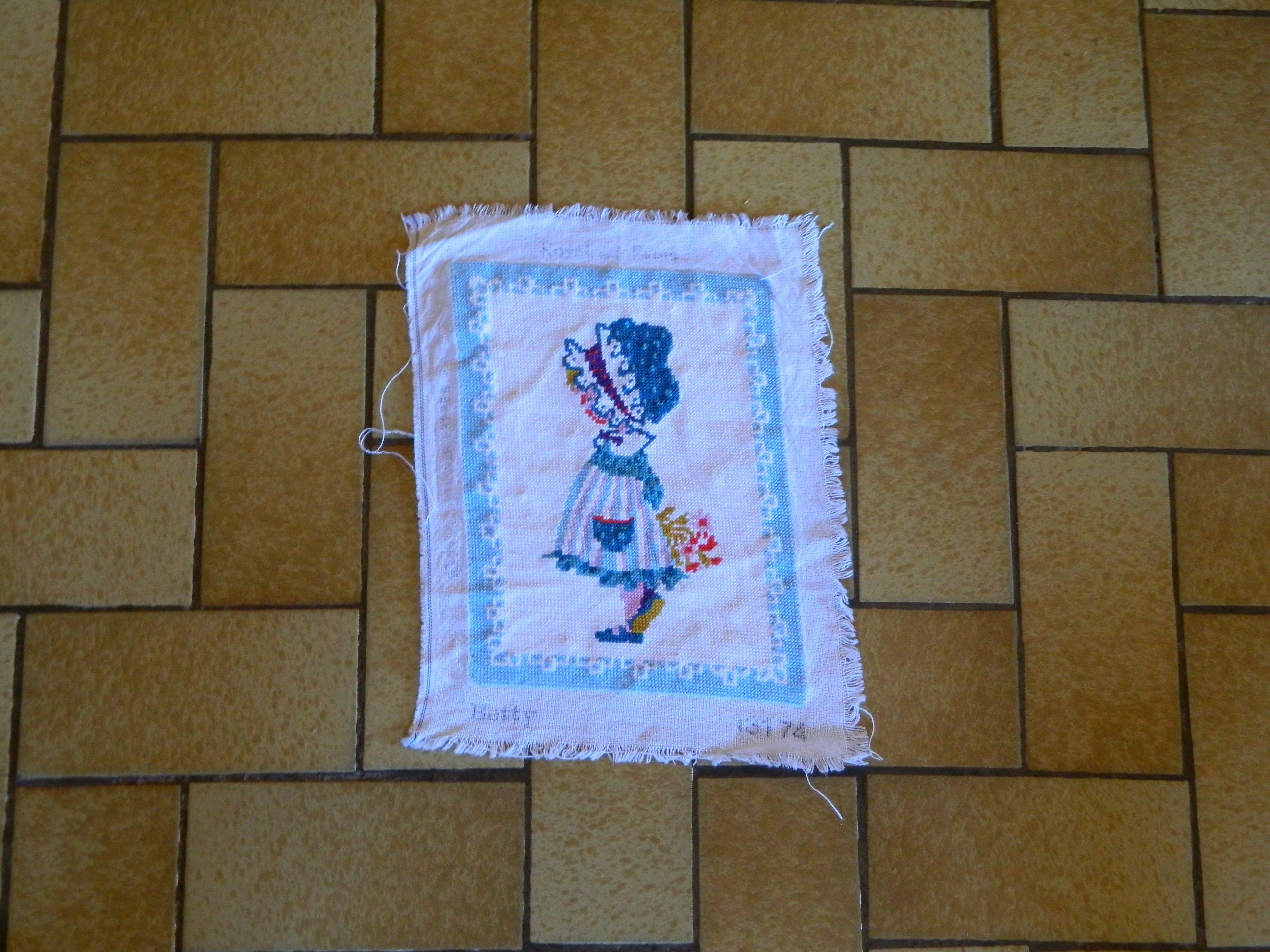 Canevas Royal Paris, Toile de Petite Fille, Tapisserie, Tapisserie Murale, Tenture Made in France, T