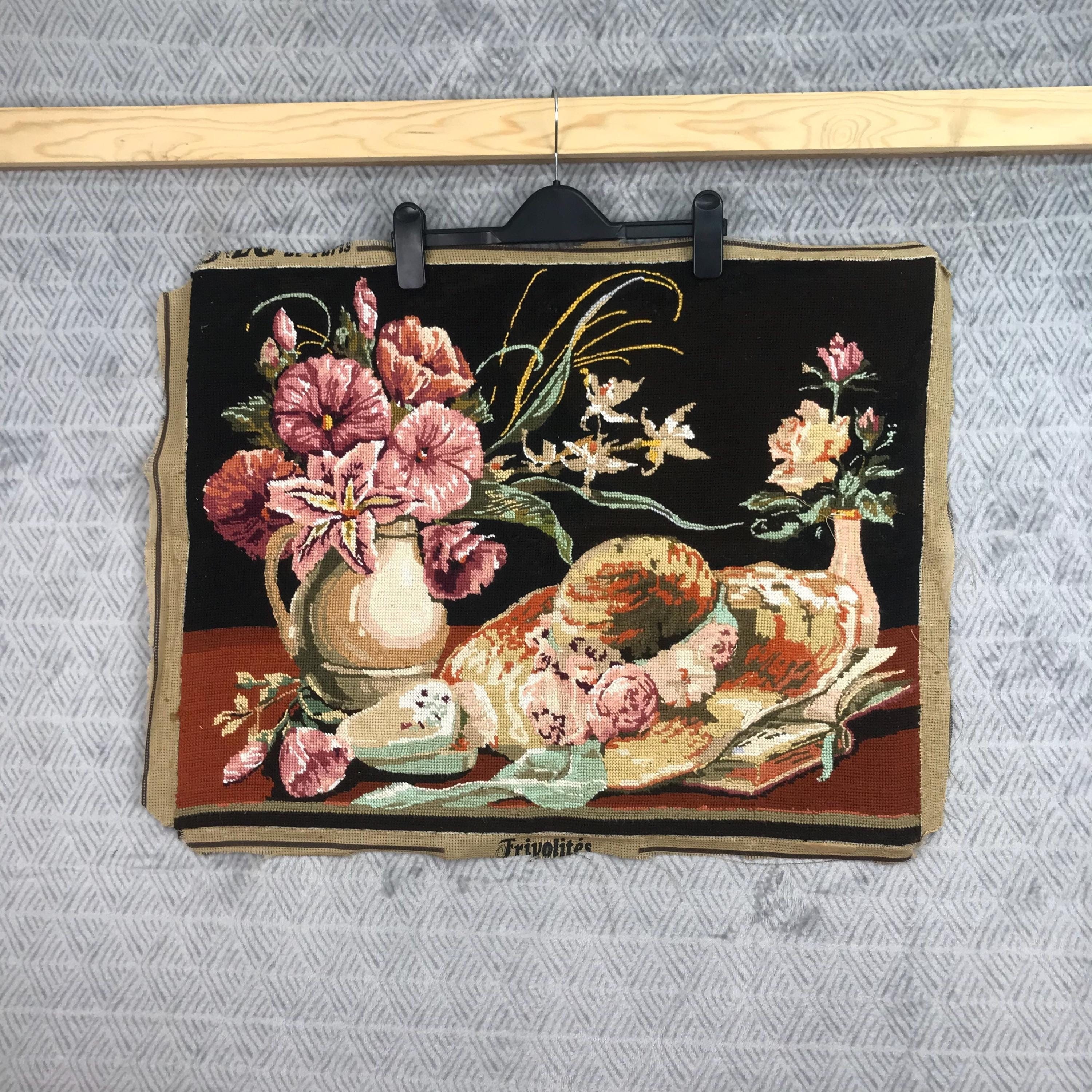 Tapisserie Canevas fleurs fait mains MARGOT de Paris 22 X 21