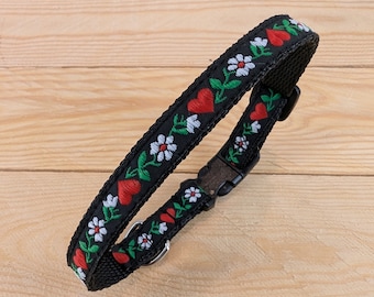 Hearts and Flowers Small Dog/Puppy Collar