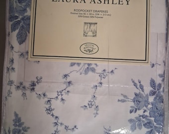 Laura Ashley Sophia Fodrade Draperier med Stångfickor - 225 cm Blå & Vit - NOS-NIP