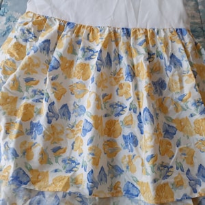 Floral bed skirt