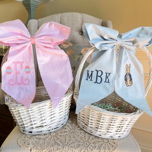LAST DAY 3/30/25 Monogrammed Seersucker Easter Basket Bow, Bunny Baskets Gingham Bow with Name or Monogram, Personalized Egg Tote Pre-Tied