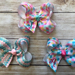 Personalized Medium 4 Inch Mermaid Scale Hair Bow, Monogram Initial Bows, Monogrammed Under the Sea Haiirbow