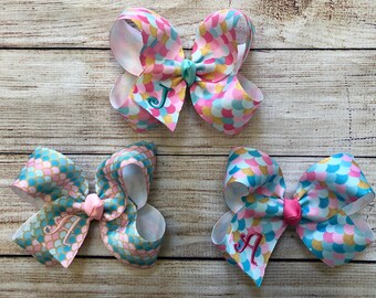 Personalized Medium 4 Inch Mermaid Scale Hair Bow, Monogram Initial Bows, Monogrammed Under the Sea Haiirbow