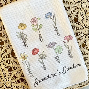 Mother&#39;s Day Birth Flowers Kitchen Towel, Personalized Tea Towels Floral Flowers Mothers Day Gift with Name, Custom Gifts for Mom or Grandma