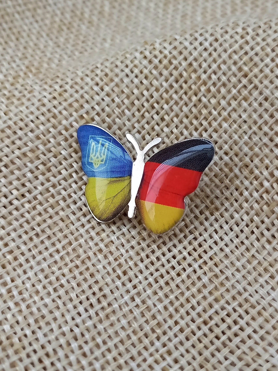 Badge à épingle Cœur De L'Ukraine - Métal émaillé - Support Symbolique