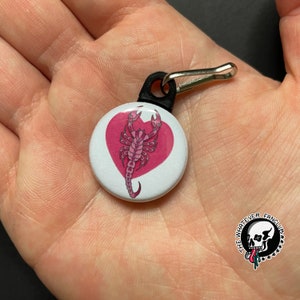 Heart Pastel Scorpion - Traditional Tattoo - Zipper Pull - Mini Keyring