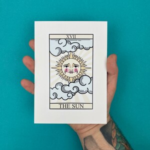 A6 Tatouage Traditionnel Style Pastel 'XVII Le Soleil' Tarot Carte Postale