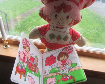 STRAWBERRY FANTASIES vintage strawberry shortcake bath time book,hand made large plush strawberry shortcake pillow doll lot,cutsard cat book