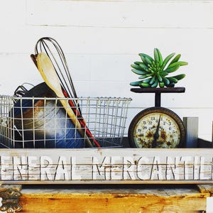 Rustic Vintage Looking Wooden Crates, Old Looking Fruit Boxes And Crates For Table Decor, Customizable Farmhouse Wooden Tulip Crates