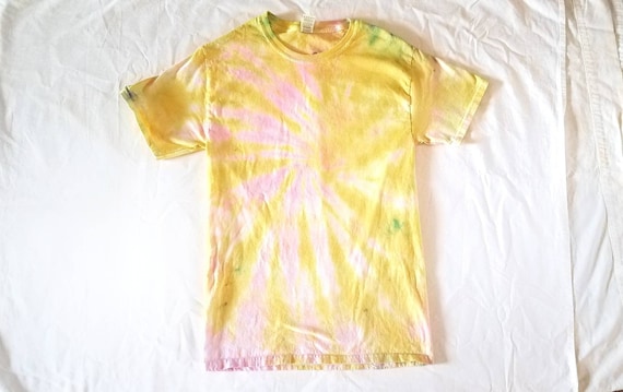 Small Pink Lemonade Tie Dye Spiral 