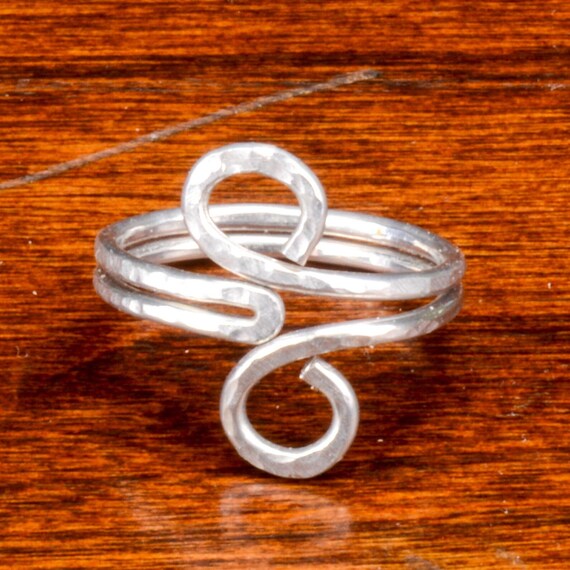 Hammered Aluminum Ring: Abstract Infinity Design