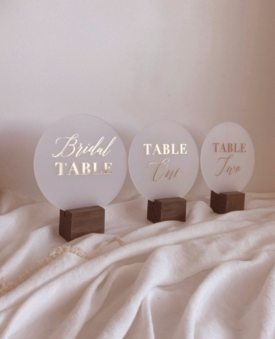 ROUND Acrylic Table Numbers Clear Round Perspex Wedding Table Signs ...
