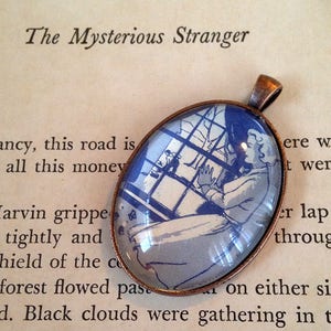 Nancy Drew “The Sign of the Twisted Candles” pendant necklace