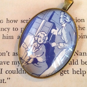 Nancy Drew “The Hidden Staircase&quot; pendant necklace