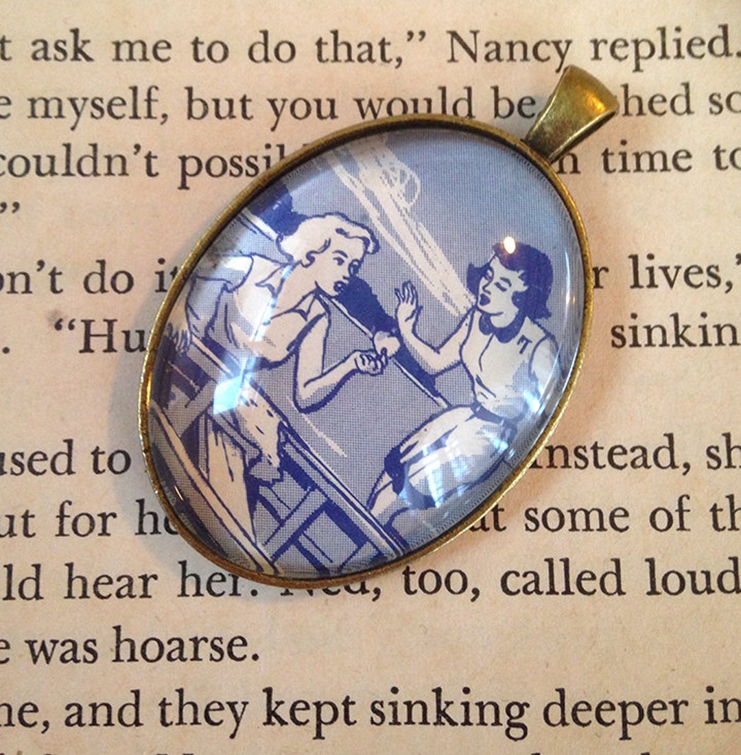 Nancy Drew “the Clue of the Broken Locket
