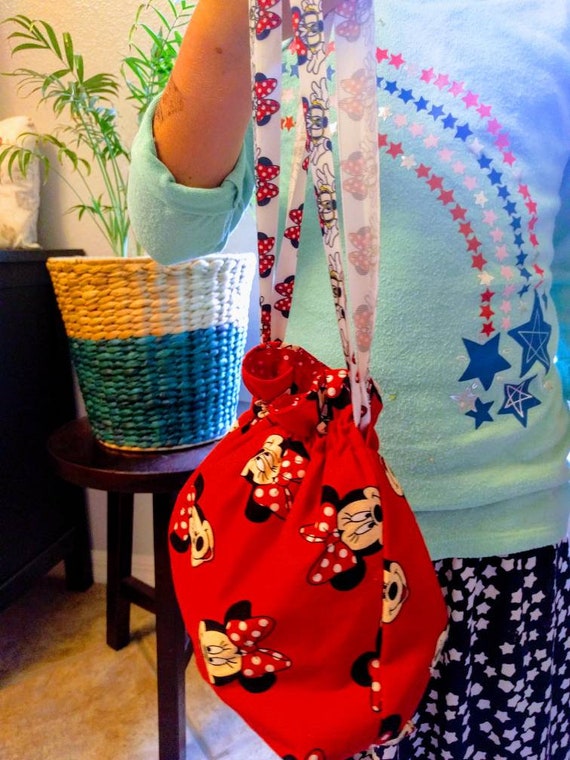 Minnie Mouse Gift Pack - Drawstring Treasure Bag and 3 Cloth Napkins!