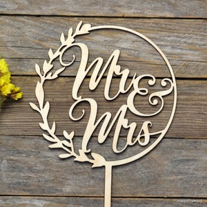 Wooden Cake Toppers for Wedding Mr and Mrs Cake Topper Wreath Floral Party Cake Decoration Rustic