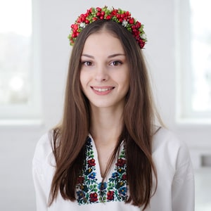 Ukrainian Vinok / made in Ukraine / accessory for ukrainian embroidery / ukrainian art / red flower headband / traditional ukrainian wreath