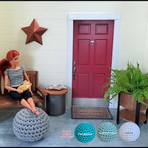 1:6 Pouf Ottoman Crocheted for 11"-12" fashion dolls. Made in the USA.