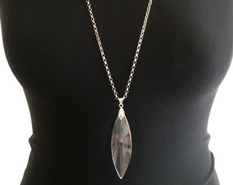 Long chain with teardrop pendant / chain with carved transparent pendant /