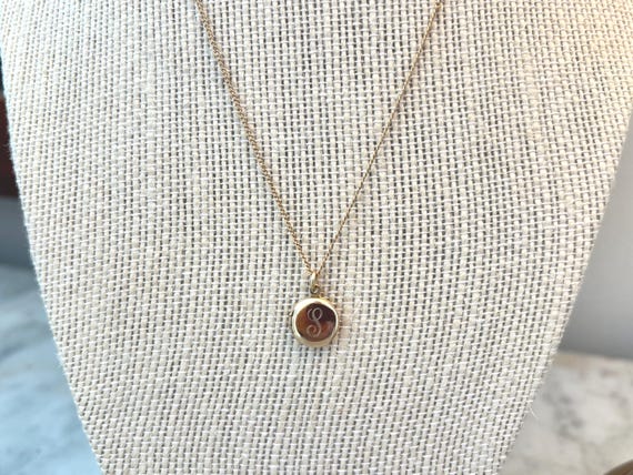 Small gold filled locket - image 1