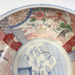 Japanese Imari center bowl