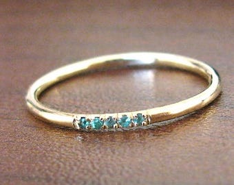 Wedding Band Emerald, Half Eternity Five Stones Emerald, Emerald Jewelry, 14k Solid Gold Wedding Ring, Emerald Wedding ring