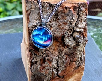 Double Sided Northern Lights Glass Cabochon Pendant On Stainless Steel Chain Necklace