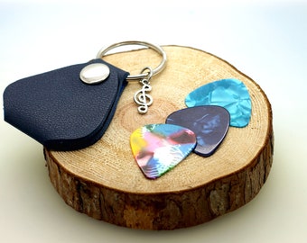 Blue Guitar Pick Keyring Holder Pouch With Treble Clef & Three Plectrums