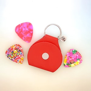 Personalised Red Guitar Pick Keyring Holder Pouch With Initial & Three Guitar Picks
