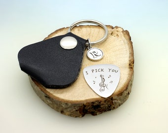 I Pick You Treble Clef Guitar Pick Keyring Holder Pouch Personalised With Initial & Stainless Steel Plectrum